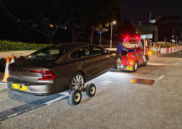 打擊東九龍阻路違泊　拖走3車輛